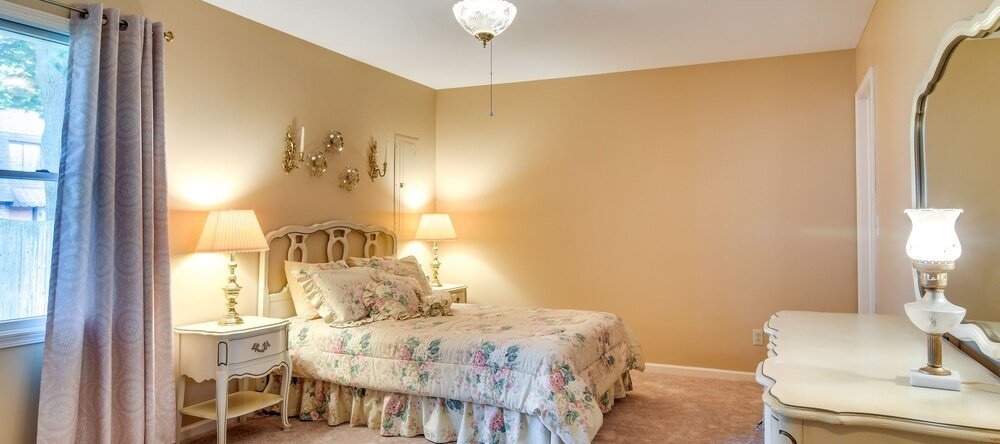 Tonawanda Vacation Rental ~ 13 Mi to Niagara Falls, 托纳旺达 — 照片 1