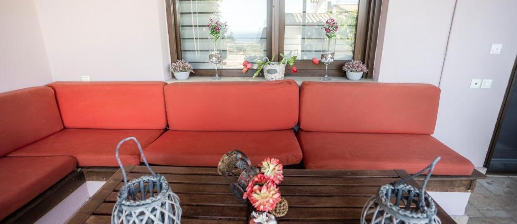 TwinStars apartment with courtyard and view, Kalyves Polygyrou — photo 1