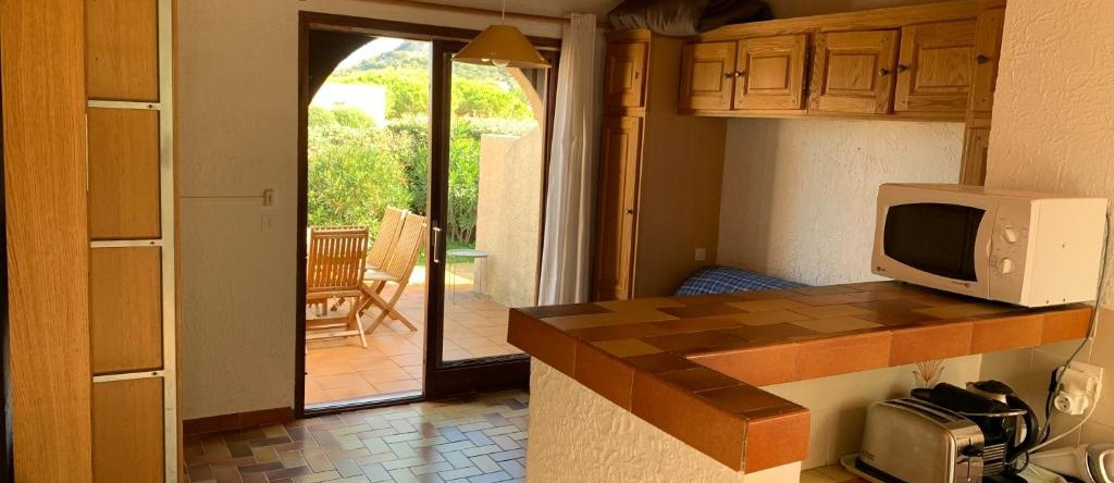 Mini villa climatisée - Vue mer - Mer à 50 m - Jardin et 2 terrasses 300 m2, 卢米奥 — 照片 1