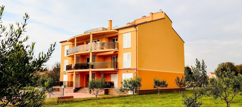 Apartment Andrea L, Pomer — photo 1