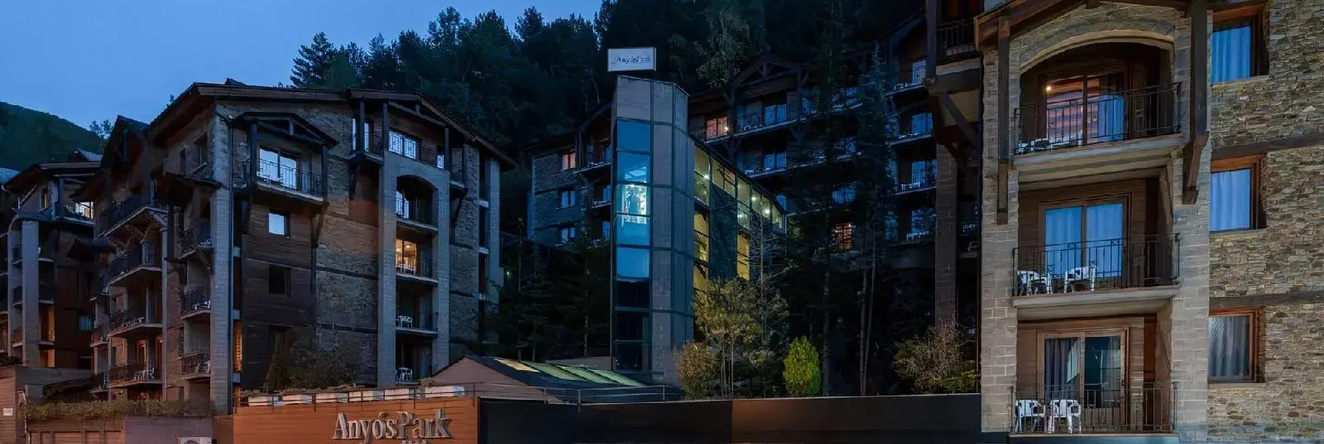 Hotel Anyóspark Mountain & Wellness Resort, 西斯波内 — 照片 1