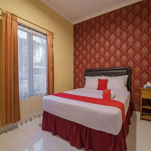 RedDoorz near Desa Wisata Kasongan, Sewon — photo 5
