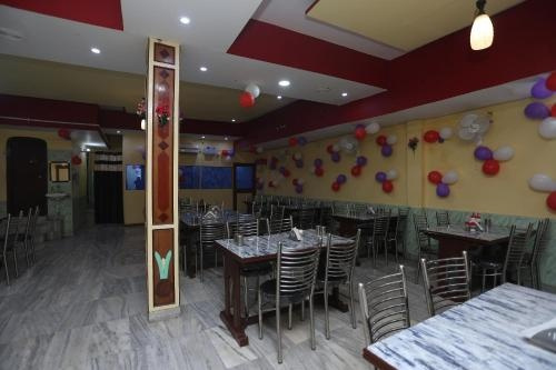 Oyo 23577 Hotel Awadh, 普拉塔普加尔 — 照片 1