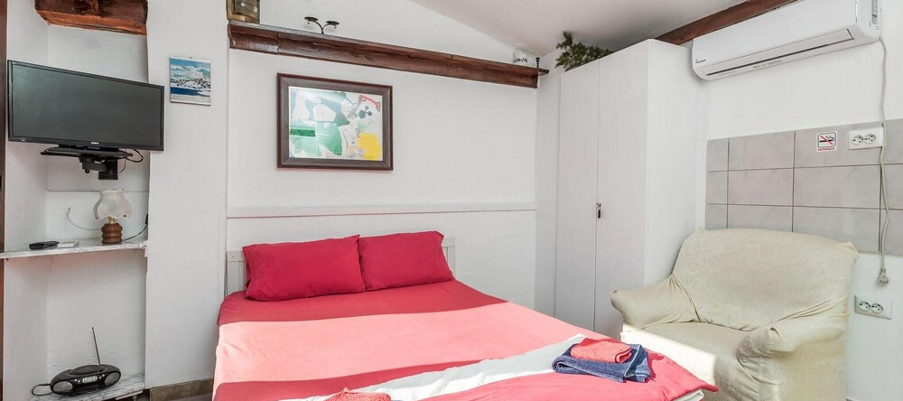 Amazing Home in Donja Klada With 3 Bedrooms, Outdoor Swimming Pool and Wifi, 克拉达 — 照片 1