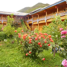 Lugu Lake Hualou Hotel, 吴芝楼 — 照片 3