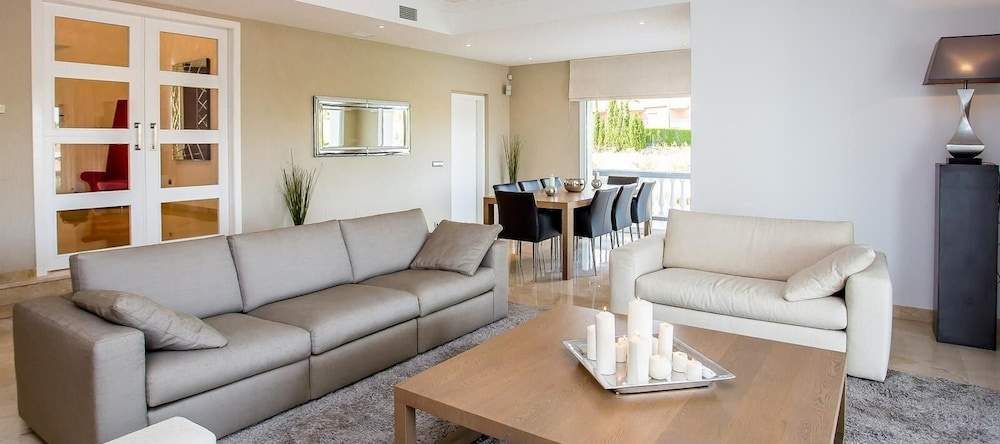 Fantastic Luxury Villa Near Marbella, 拉迈雷纳 — 照片 1