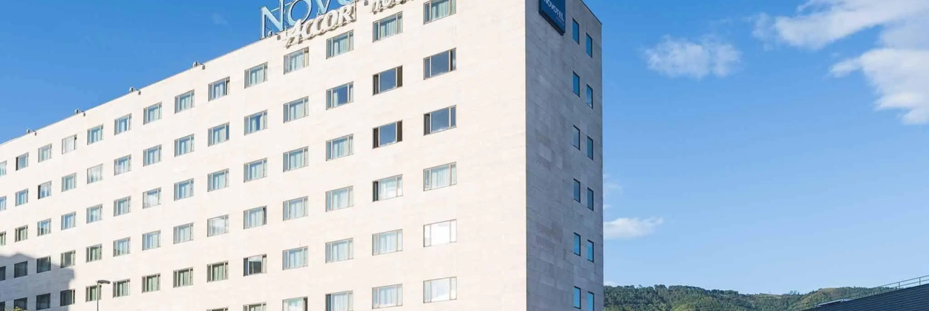 Hotel Puerta de Bilbao, 巴拉卡尔多 — 照片 1