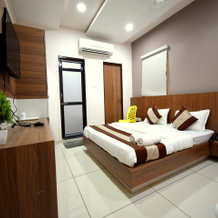 Embassy Hotel, 卡洛尔 — 照片 3