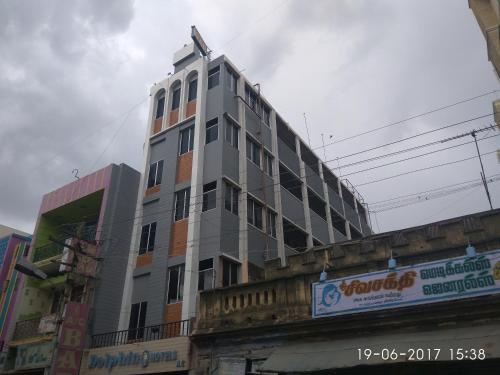 Dolphin Hotel, Диндуккал — фото 1