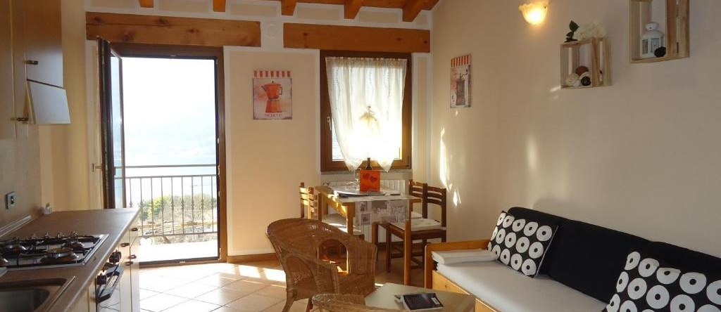 Casa Carla, bis 4 Personen, Garten, Balkon mit Blick auf den See und die Berge, 伊德罗 — 照片 1