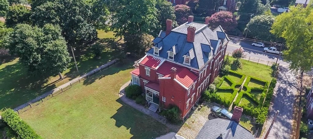 Wright Mansion - An Impressive Victorian Estate, 彼得斯堡 — 照片 1