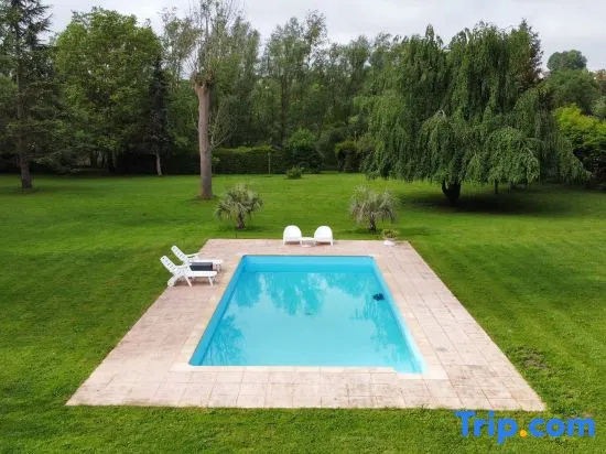 Family Apartment By The Marne River – Pool, Garden & Free Parking Near Disneyland, Иль-ле-Вильнуа — фото 1