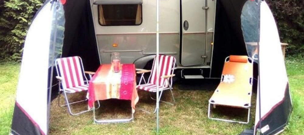 Caravane Eriba au Bord de l'Eure, 讷伊 — 照片 1