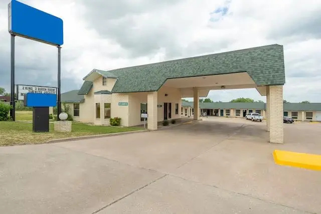 Econo Lodge, Три-Риверс — фото 1