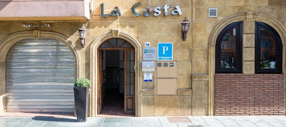 Hostal La Costa, Эль-Эхидо — фото 1