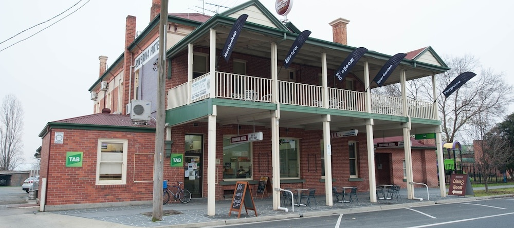 Riverina Hotel, Holbrook — photo 1