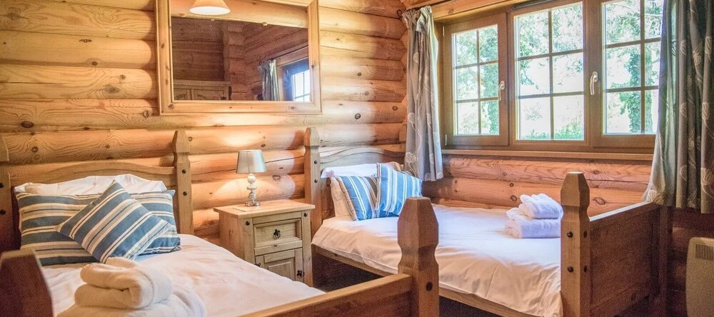 Ash Lodge With Hot Tub, Kingfishers, Эрл-Сохем — фото 1