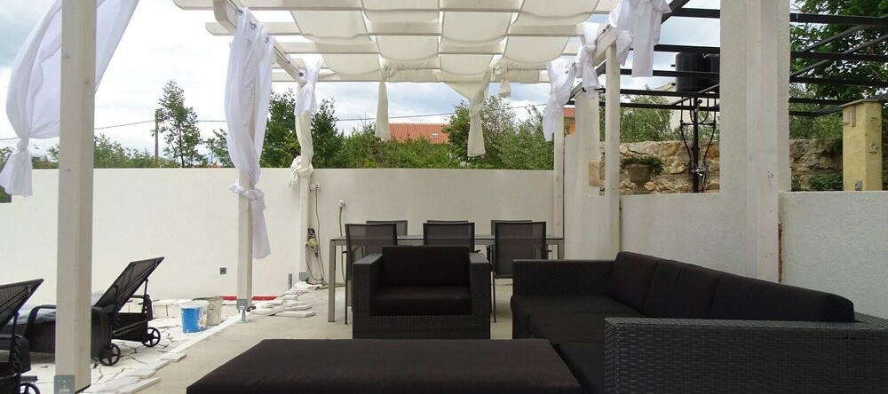 Holiday House Viktoria With Pool For 14 People, 亚塞尼采 — 照片 1
