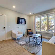 Walk to Front St! Traverse City Condo Near Skiing, 特拉弗斯城 — 照片 3