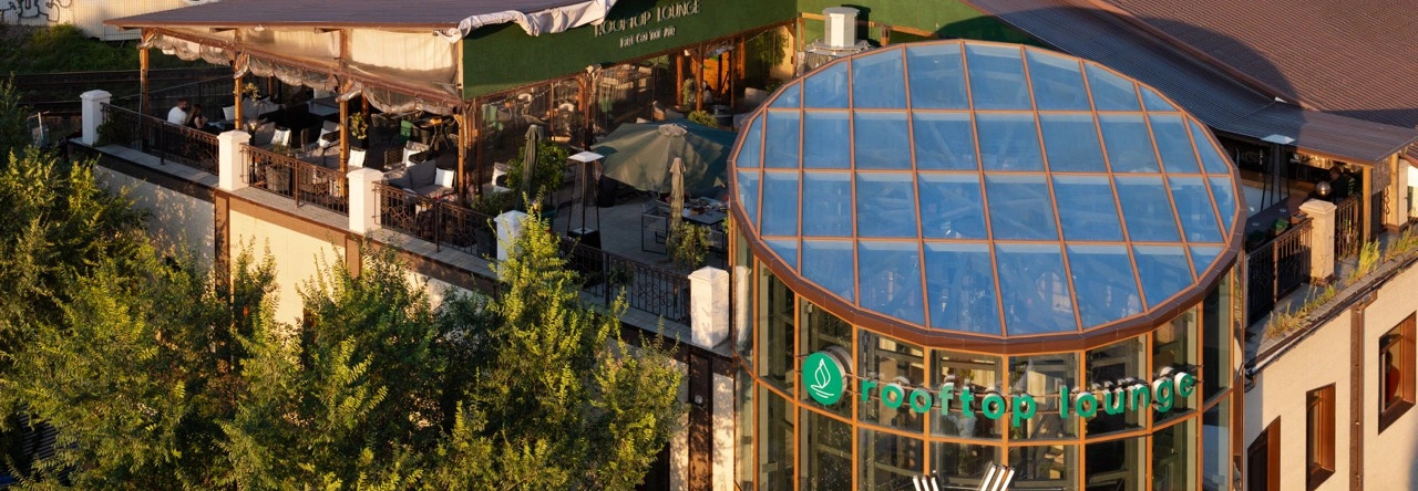 V Hotel&Rooftop Lounge, Владивосток — фото 1