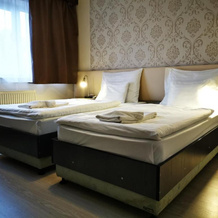 Patyi Étterem és Hotel, 伯格特 — 照片 5