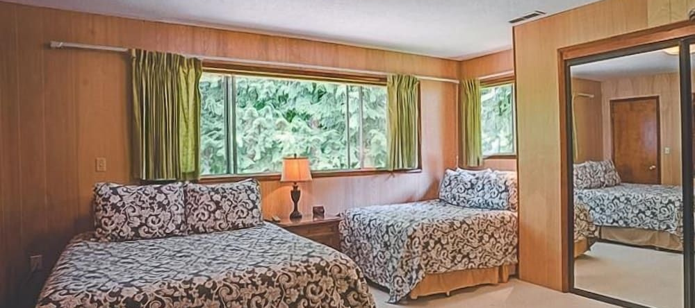 Deer View Retreat, Mount Hood Village — photo 1