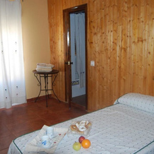 House With 4 Bedrooms in Torrejón el Rubio, With Wonderful Mountain Vi, Torrejon El Rubio — photo 3