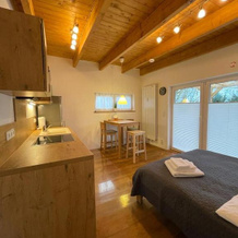 Ferienwohnung im Stadtzentrum von Bernau - Komfortable Wohnung mit 2 Zimmern, Bad, Spülmaschine, Waschmaschine, komplette Küche, WLAN, Terrasse, ruhige Lage, 柏林附近贝尔瑙 — 照片 4