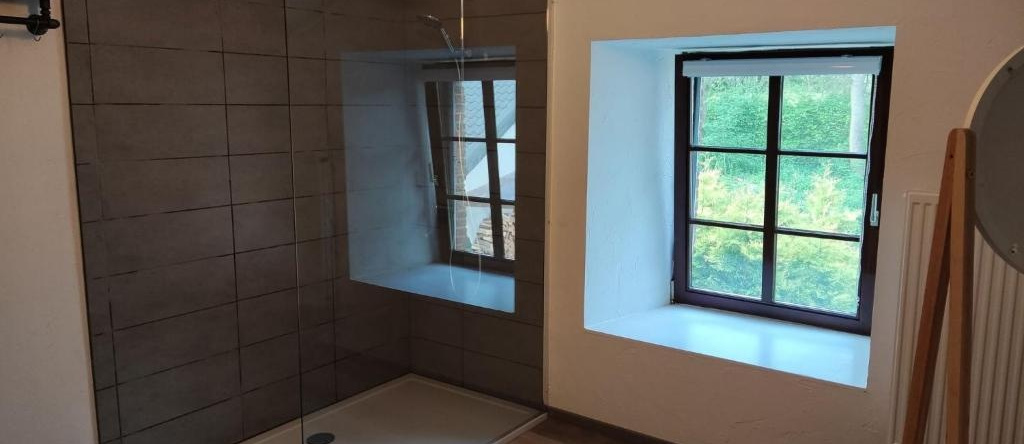 B&B Emmylou, Гуви — фото 1
