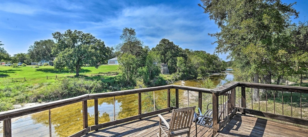 Spacious Glen Rose Home On Paluxy Riverfront, Глен Роуз — фото 1