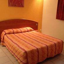 Hôtel Les Paturelles, 阿韦内尔 — 照片 3