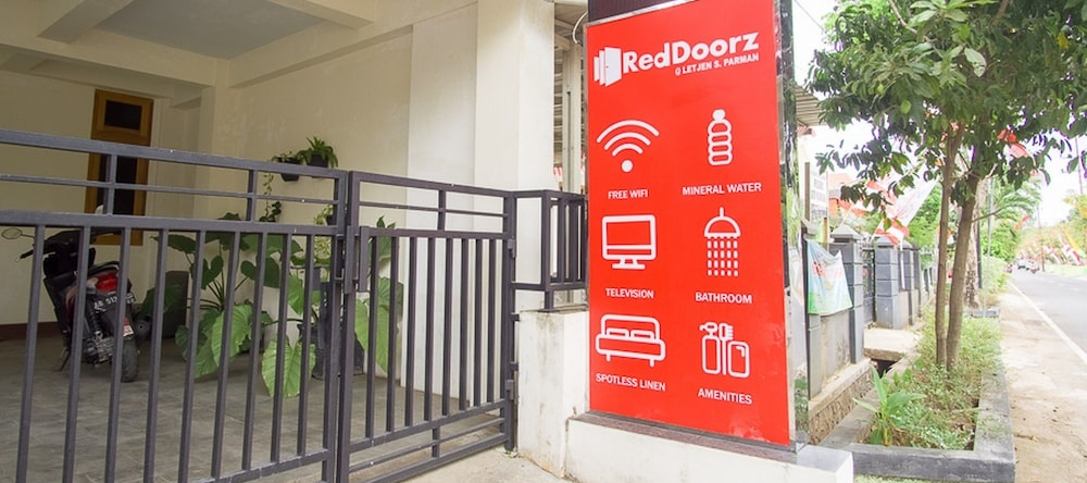 Reddoorz @ Letjend S.parman Pacitan, Пакитан — фото 1