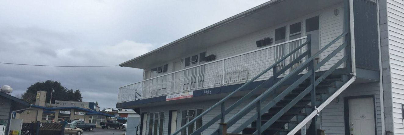 McNeills Inn on the Harbour Front, 麦克尼尔港 — 照片 1