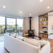 Family Friendly Home with Tree Top Vista, Omiha — photo 3