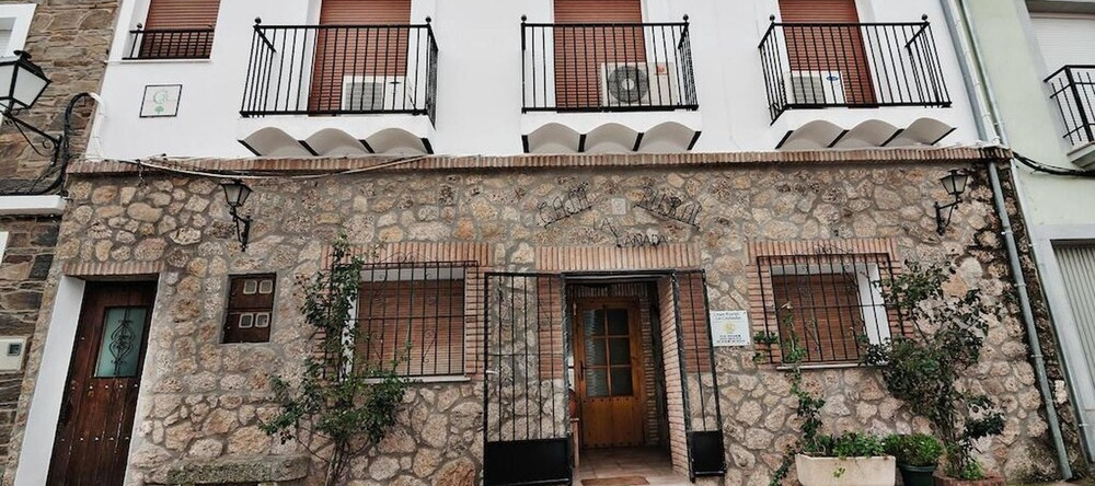 House With 2 Bedrooms in Torrejón el Rubio, With Wonderful Mountain Vi, Torrejon El Rubio — photo 1