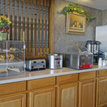 Super 8 by Wyndham Riverside AL, Pell City — photo 3
