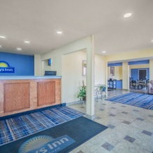 Days Inn & Suites by Wyndham Waterloo, Waterloo — photo 2
