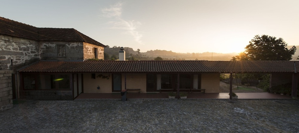 Stone Farm Hostel, Фелгейраш — фото 1