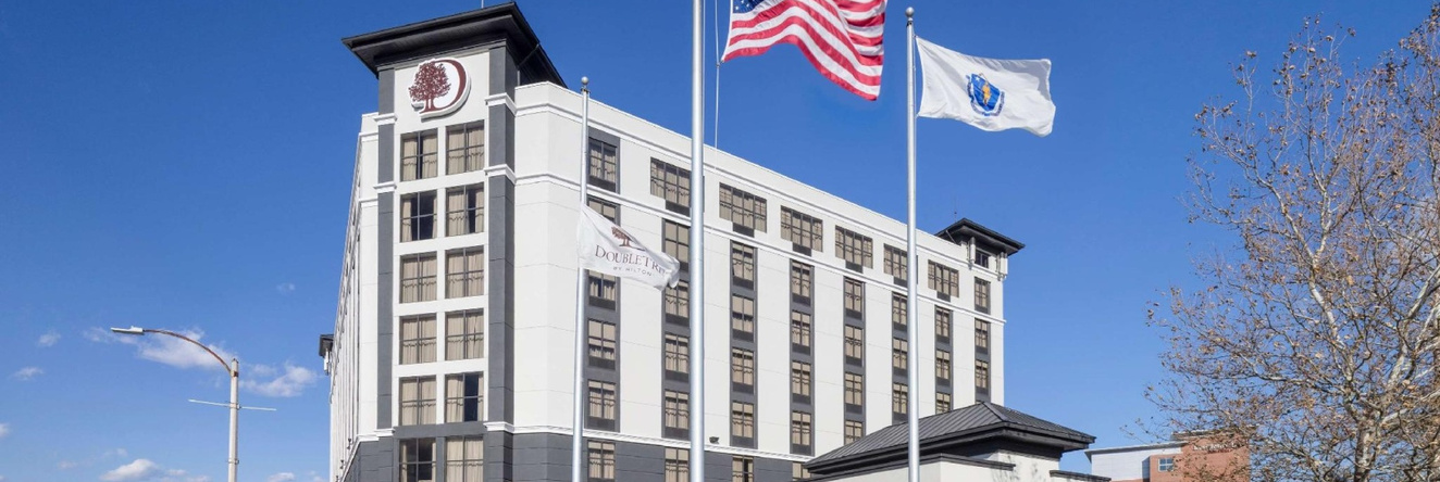 Doubletree By Hilton Boston Logan Airport Chelsea, Челси — фото 1