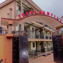 Yobo's Complex Guest House, Кампала — фото 2