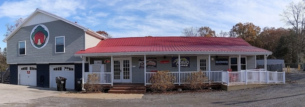 Talkin Tackle Outfitter and Lodge, Hixson — photo 1