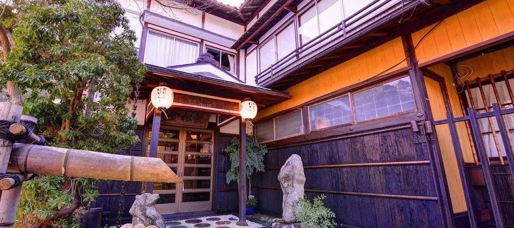 Ryoriryokan kinshokan, 郡上 — 照片 1