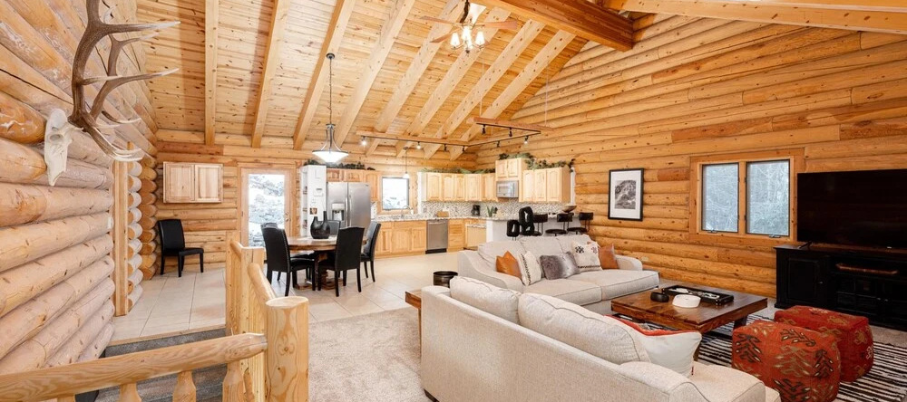 Iconic Log Cabin Escape Idaho Springs Hot Tub, 布莱克霍克 — 照片 1