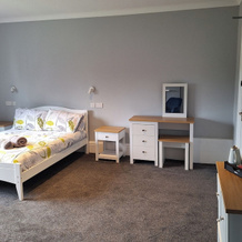 Room-Spacious Double Room With Lovely Vi, Cranleigh — фото 4