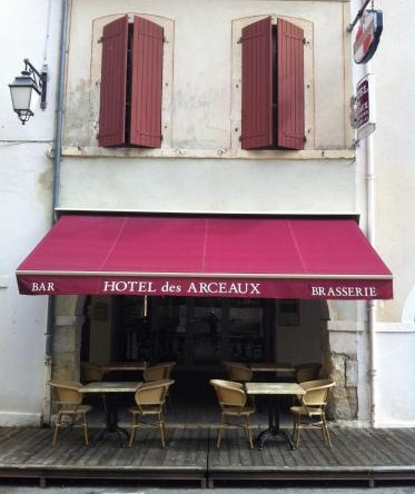 Hotel Les Arceaux, Сен-Север — фото 1