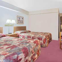 Super 8 By Wyndham Saanichton Victoria Airport, Саинджтон — фото 3
