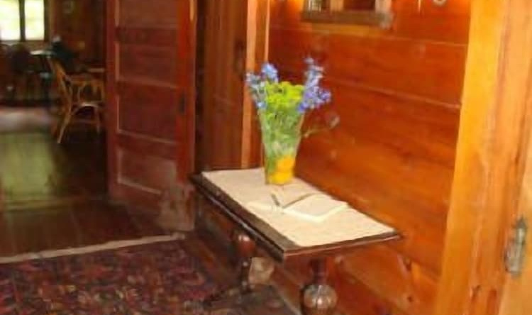 Chestnut Lodge, Lee — photo 1