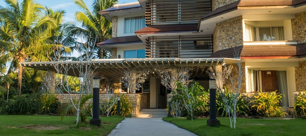 Caluwayan Palm Island Resort, 马拉布特 — 照片 1