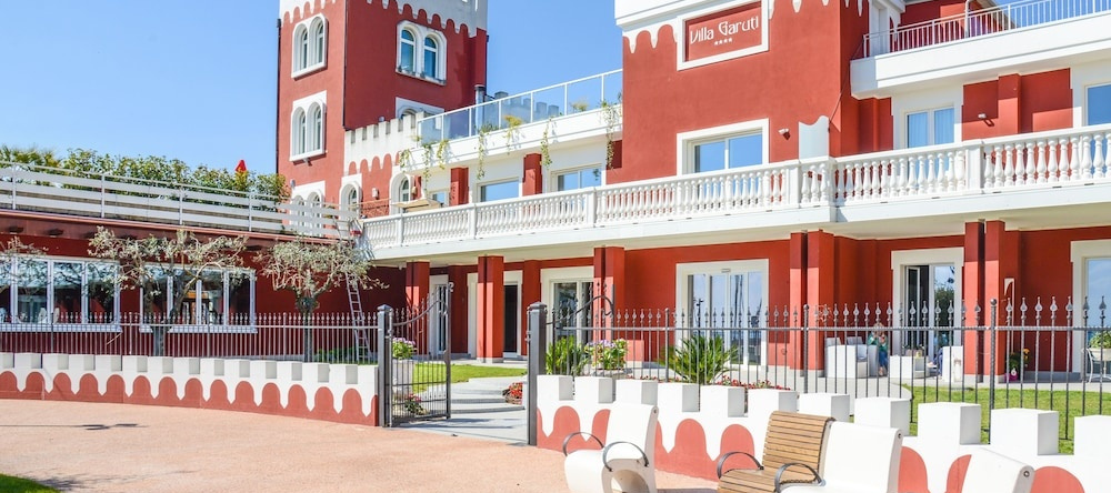 Villaggio Turistico Villa Garuti, 帕登盖苏尔加尔达 — 照片 1