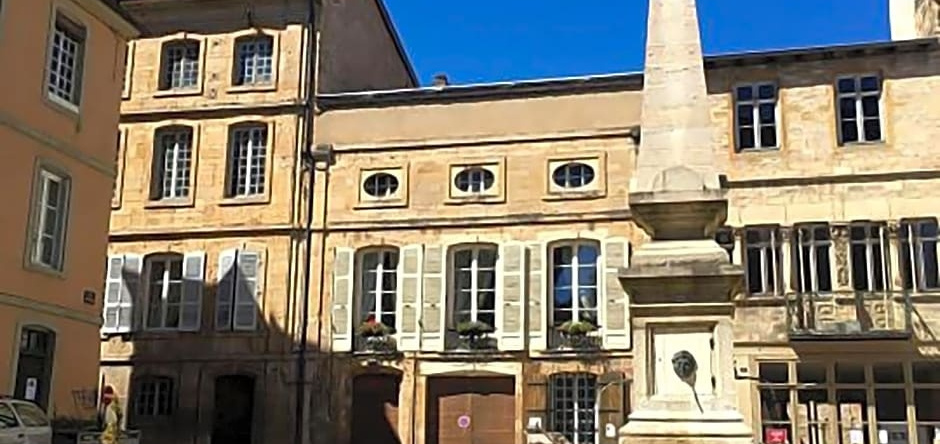 Maison Romane 1136, Клуни — фото 1
